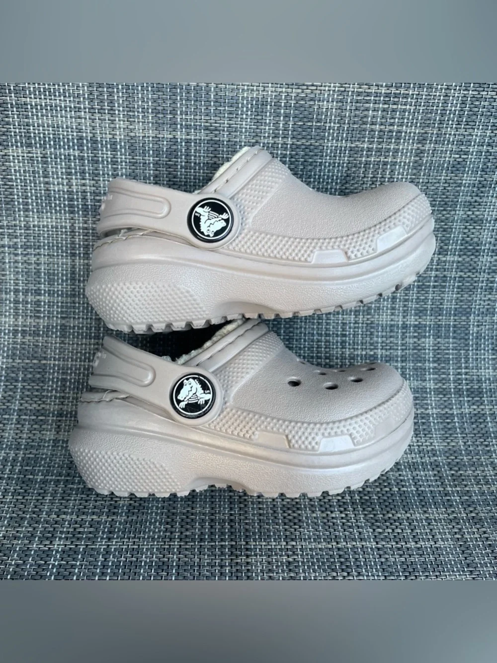 CROCS Kids Fuzzy-Lined Classic Clogs Bundle Lavender / Taupe Infant size 4